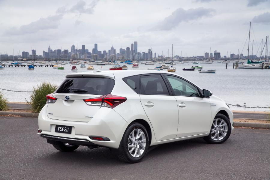  Toyota Corolla Hybrid 2016 года  (AU) (фото 15 из 19)